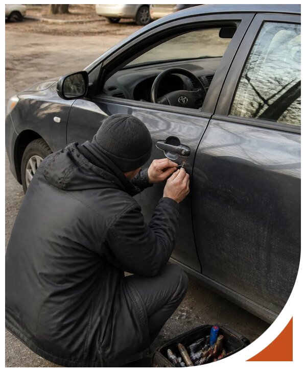 Профессиональное вскрытие автомобиля Тойота без повреждений в Добрянке